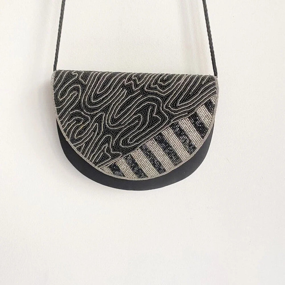 Vintage all Beaded Oval Crescent Shape Art to Wear Crossbody Bag - Picture 3 of 9